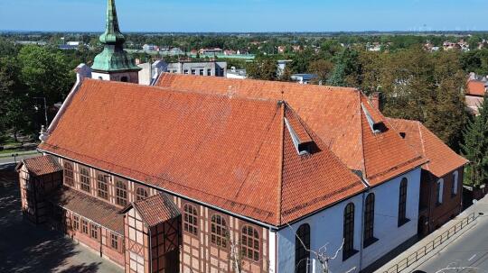 Ciekawostki Muzeum Miasta Malborka. Czy wiesz, że w dawnym kościele ukryto skarby, broń i srebrne monety?
