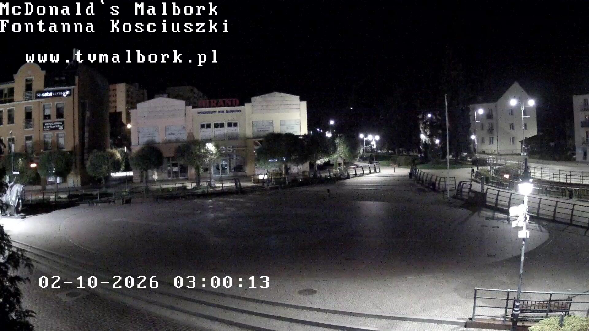 Podgląd: Plac miejski z fontanną i pomnikiem Króla Kazimierza Jagiellończyka w Malborku. Live z McDonald's