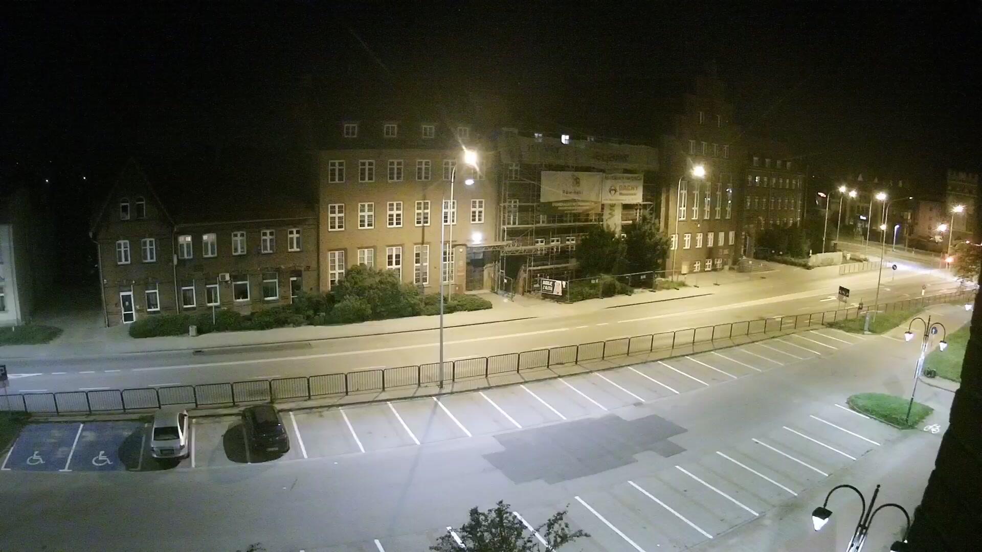 Podgląd: Plac Słowiański. Na żywo ze Starostwa Powiatowego w Malborku